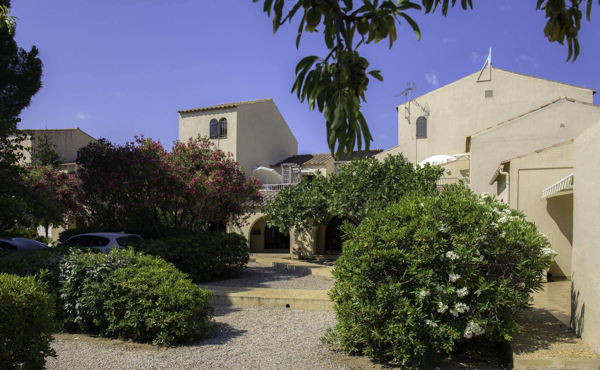 Motel Le Vieux Moulin LʼÎle-Rousse Exterior foto