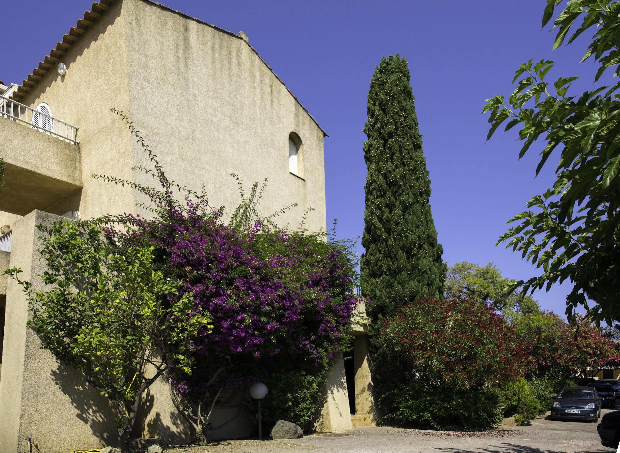 Motel Le Vieux Moulin LʼÎle-Rousse Exterior foto